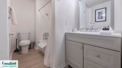 1455 E Katie Ave, Unit O16 in Las Vegas, NV - Foto de edificio - Building Photo