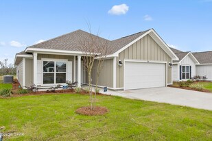 210 Morning Crk Wy in Callaway, FL - Building Photo