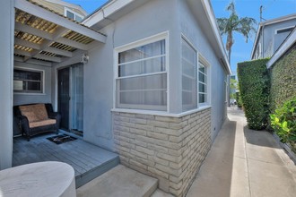 411 Jasmine Ave in Corona Del Mar, CA - Building Photo - Building Photo