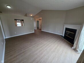 1856 Copeland Farms Dr in Greenfield, IN - Building Photo - Building Photo