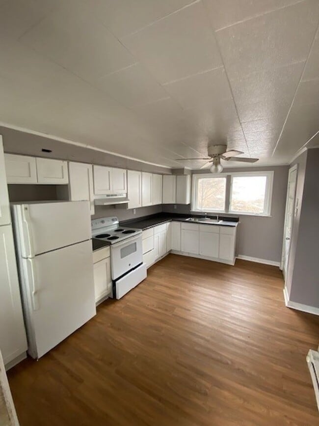 53 W High St in Nesquehoning, PA - Building Photo - Building Photo