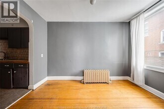 1701 Wyandotte St E in Windsor, ON - Building Photo - Building Photo