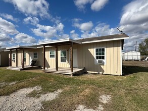 10837 Leopard St in Corpus Christi, TX - Building Photo - Building Photo