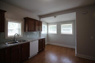 858 Dayton St SW in Grand Rapids, MI - Building Photo