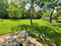 810 Parliament St photo'