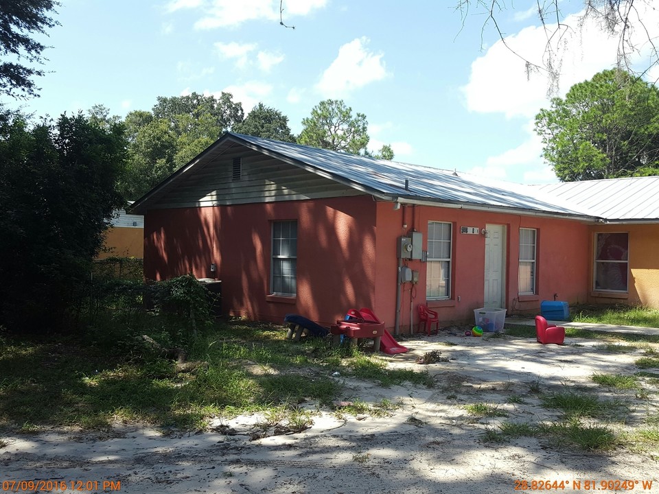 2342 Mispah Ave in Leesburg, FL - Building Photo