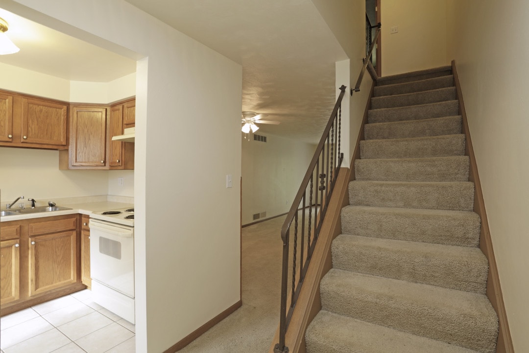 Cabin Hill Place in Greensburg, PA - Building Photo
