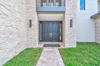 14820 Millstone Ranches Dr in Davie, FL - Building Photo - Building Photo