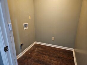 148 Glen Acres Ct in Decatur, GA - Building Photo - Building Photo