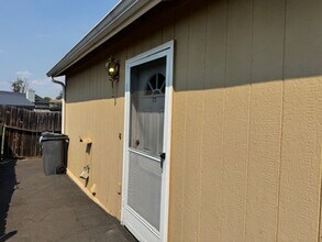 171 Mace Rd in Medford, OR - Building Photo - Building Photo