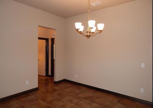 2303 Starwood Wy in Yukon, OK - Building Photo - Building Photo