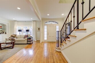 2310 Briarglen Dr in Houston, TX - Building Photo - Building Photo