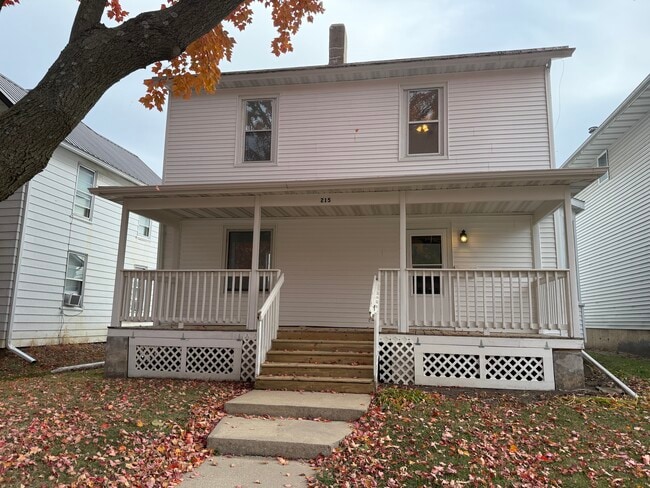 215 E Bloomington St