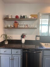 4717 S Van Ness Ave in Los Angeles, CA - Foto de edificio - Building Photo