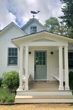 87 Bay Ave in Southampton, NY - Building Photo - Building Photo