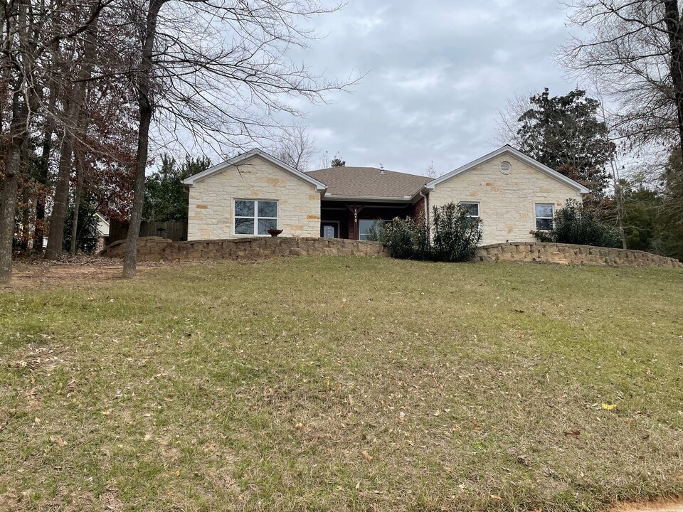 1415 Tanglewood Cir in Nacogdoches, TX - Building Photo