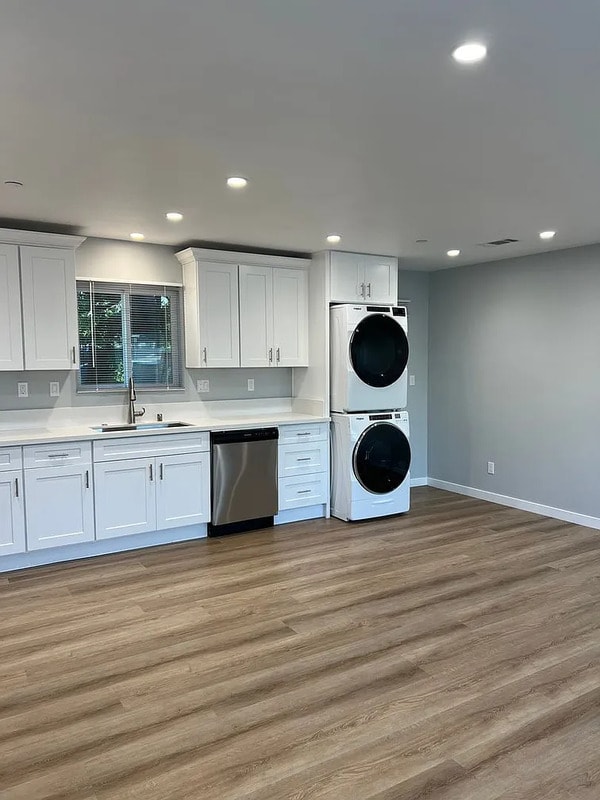 property at 2205 Conquista Ave
