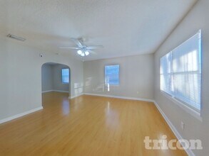 612 Yelvington Ave in Clearwater, FL - Foto de edificio - Building Photo