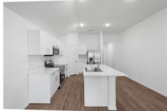208 Fairmeade Dr in Terrell, TX - Building Photo - Building Photo