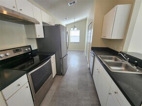 705 Eagle Pointe S in Kissimmee, FL - Building Photo - Building Photo