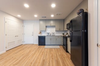 Lapiz Flats Apartments in Grand Prairie, TX - Building Photo - Building Photo