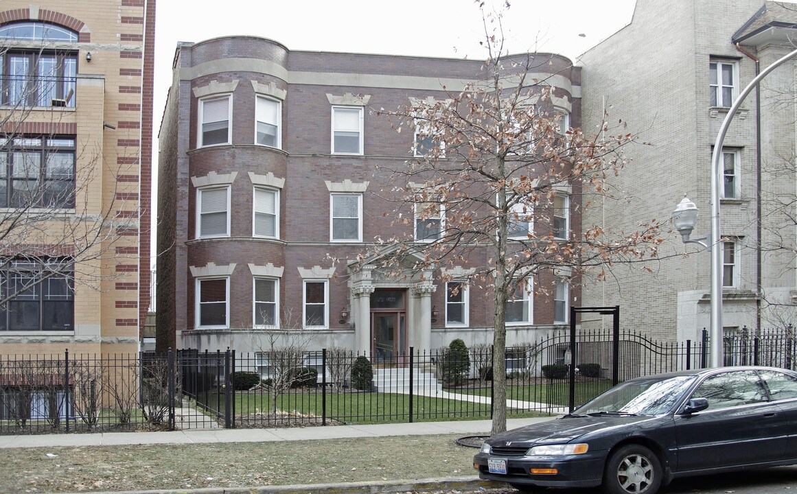 4071 N Kenmore Ave in Chicago, IL - Building Photo