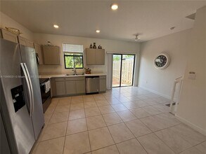 458 NE 12th St in Florida City, FL - Building Photo - Building Photo
