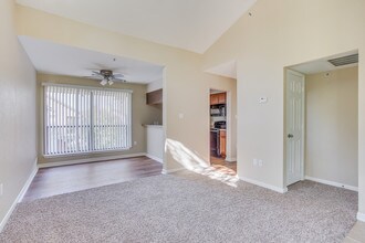 Three60 North Apartments in Grand Prairie, TX - Foto de edificio - Building Photo