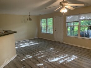 5185 Hanover St in Atlanta, GA - Building Photo - Building Photo