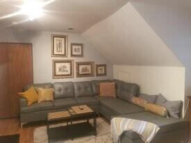 1301 Chillum Rd, Unit Apt A in Hyattsville, MD - Building Photo