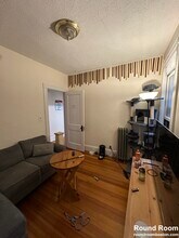 166 Kelton St, Unit 3 in Boston, MA - Foto de edificio - Building Photo