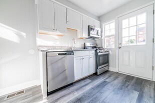 8063 Stratman Rd in Dundalk, MD - Building Photo