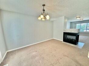 9677 S Villa Spgs Cv in Sandy, UT - Building Photo - Building Photo