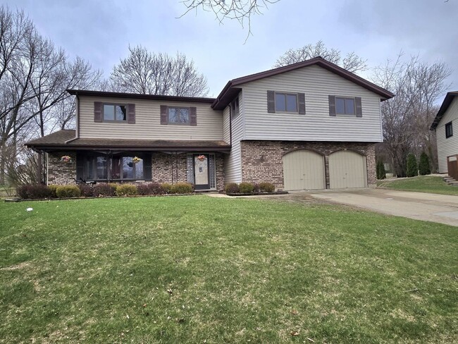 property at 230 Fairfield Ct