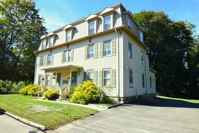 28 Drive Way in Guilford, CT - Building Photo - Building Photo