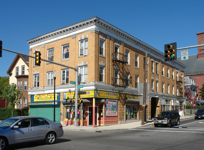 383 Haverhill St in Lawrence, MA - Building Photo - Primary Photo