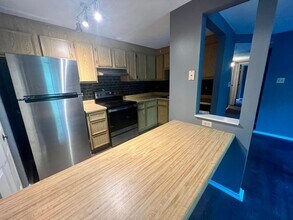 6322 Patrick Henry Dr in Aliquippa, PA - Building Photo - Building Photo