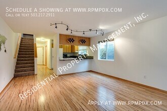 8959 N Exeter Ave in Portland, OR - Foto de edificio - Building Photo