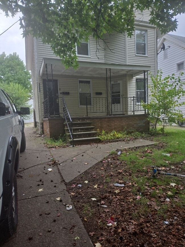 3245 W 99th St in Cleveland, OH - Building Photo - Building Photo