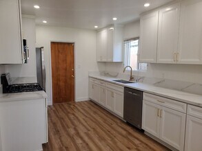 5568 Mary Ln Dr in San Diego, CA - Building Photo - Building Photo