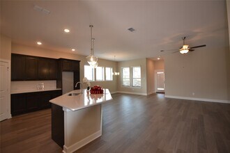 3207 Kindred Wy in Richmond, TX - Foto de edificio - Building Photo