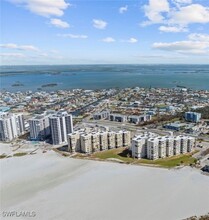 6672 Estero Blvd in Fort Myers Beach, FL - Foto de edificio - Building Photo