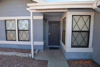 4406 Newhaven Dr in Las Vegas, NV - Building Photo - Building Photo