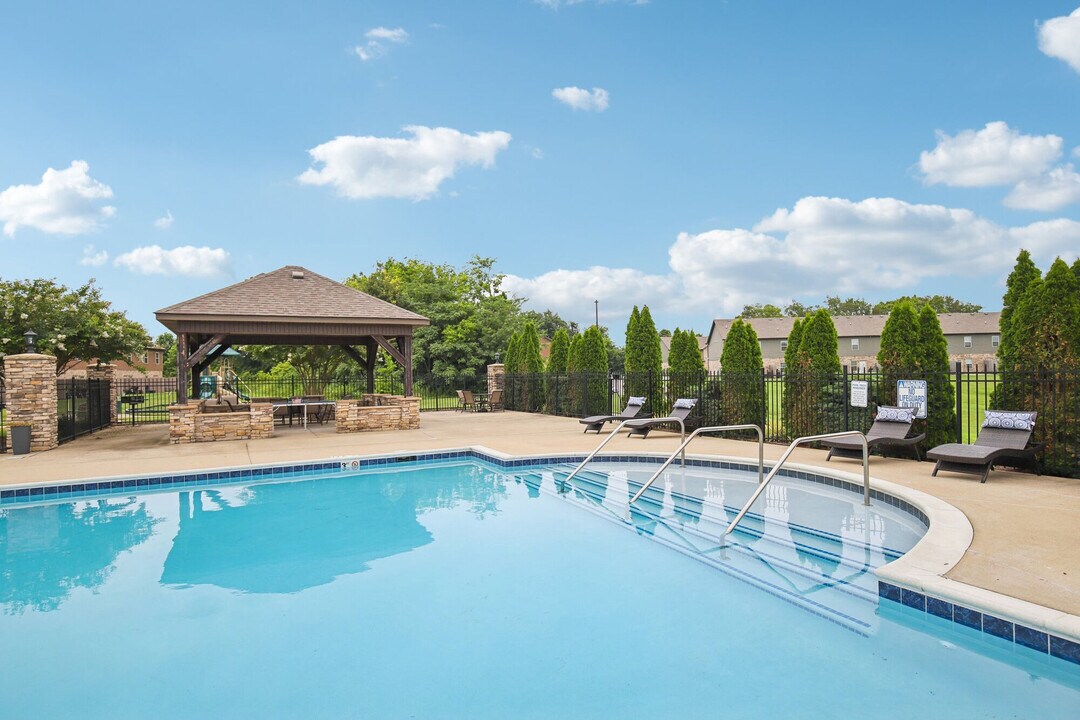 Ashton Ridge at Westcreek in Clarksville, TN - Building Photo