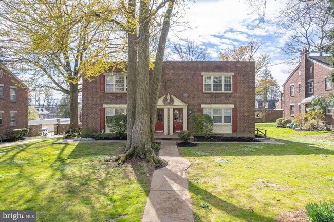 2828 Midvale Ave in Philadelphia, PA - Building Photo - Building Photo