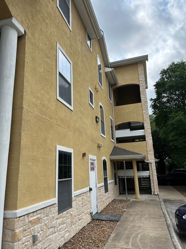 property at 7323 Snowden Rd