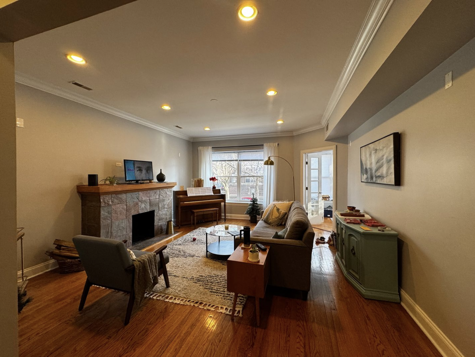 4656 N Monticello Ave, Unit 3 in Chicago, IL - Building Photo