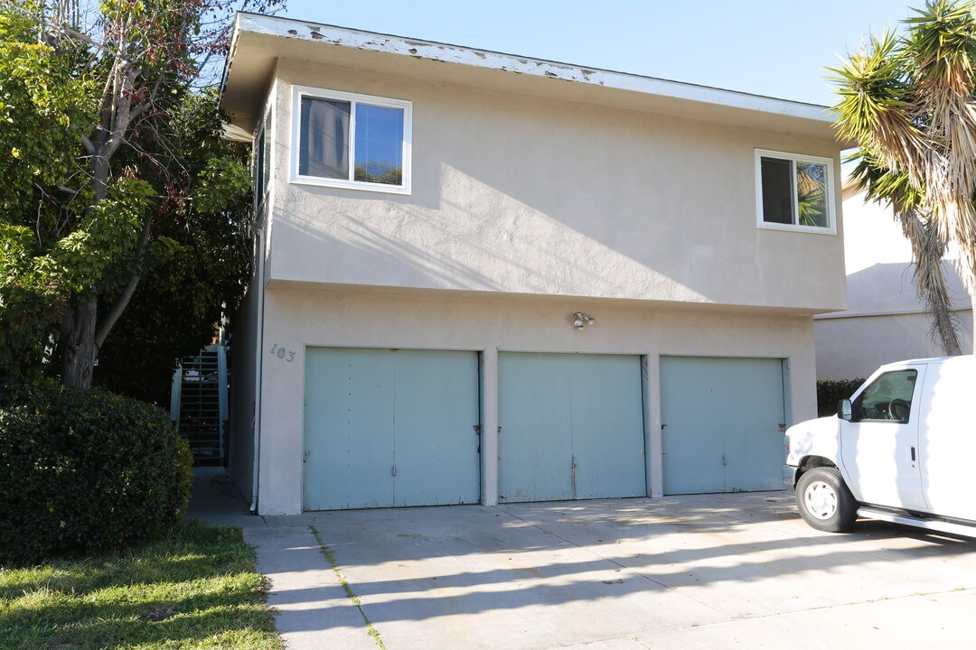 103 Avenida Dolores in San Clemente, CA - Foto de edificio