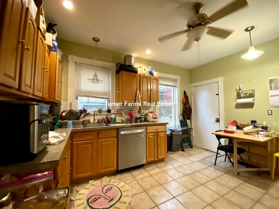 83 Wensley St, Unit 1F in Boston, MA - Foto de edificio