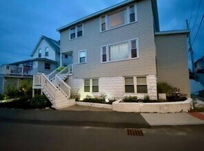 106 Bay St in Hull, MA - Building Photo - Building Photo